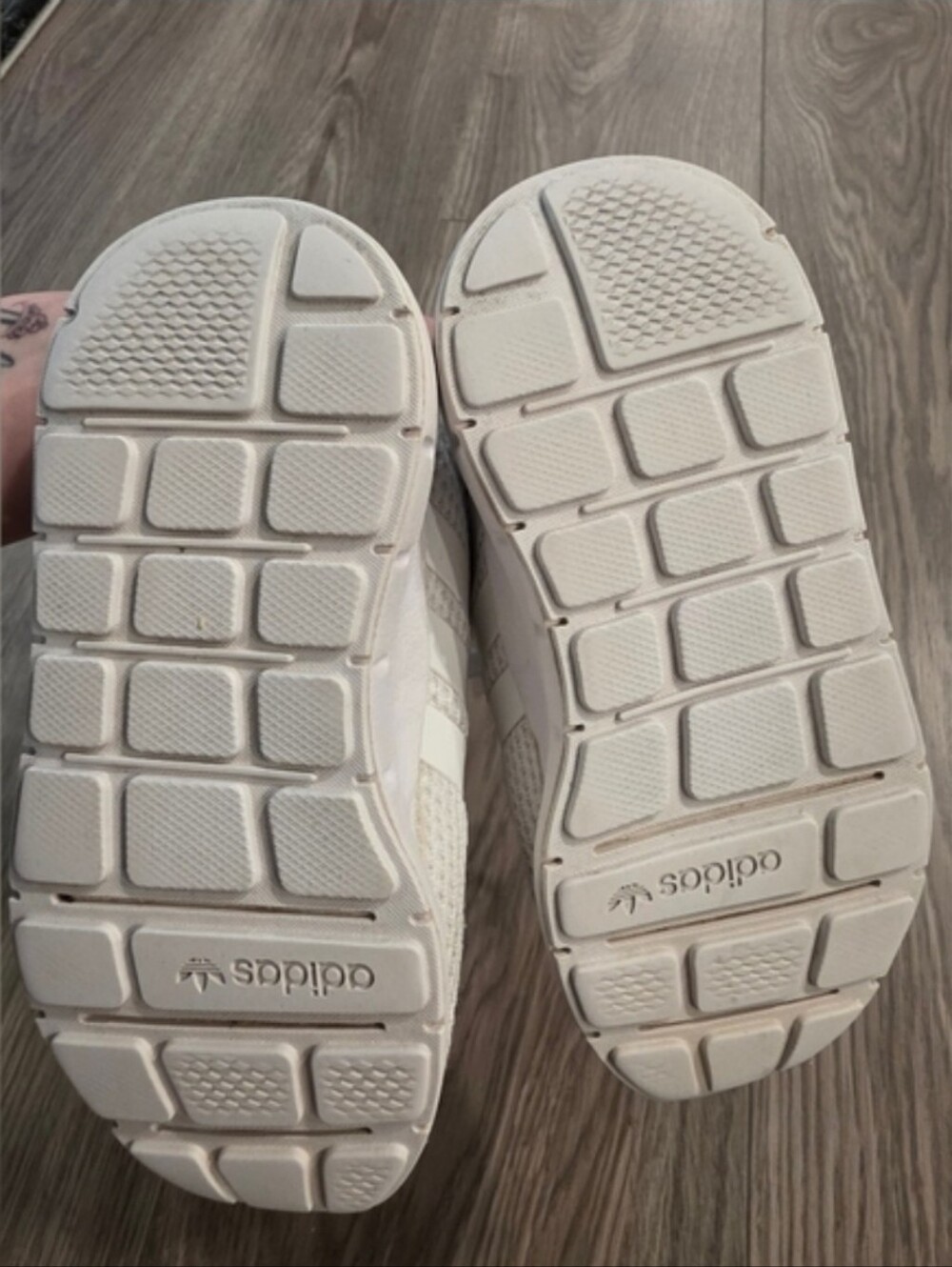 Adidas - Picture 4 of 4
